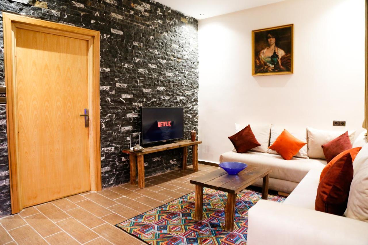 Issli Appartment Climatise Hiver Et Ete 아즈루 외부 사진