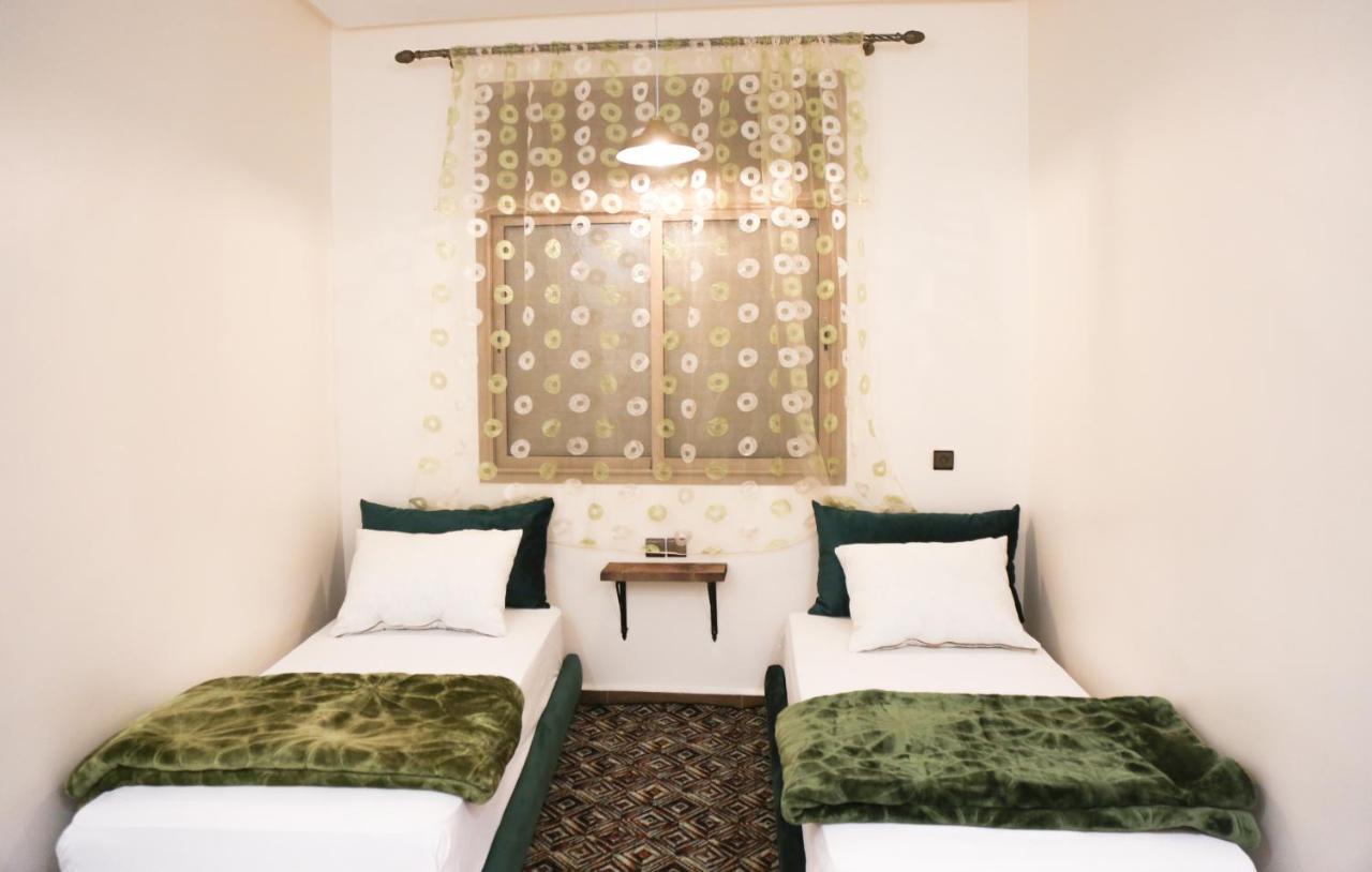 Issli Appartment Climatise Hiver Et Ete 아즈루 외부 사진