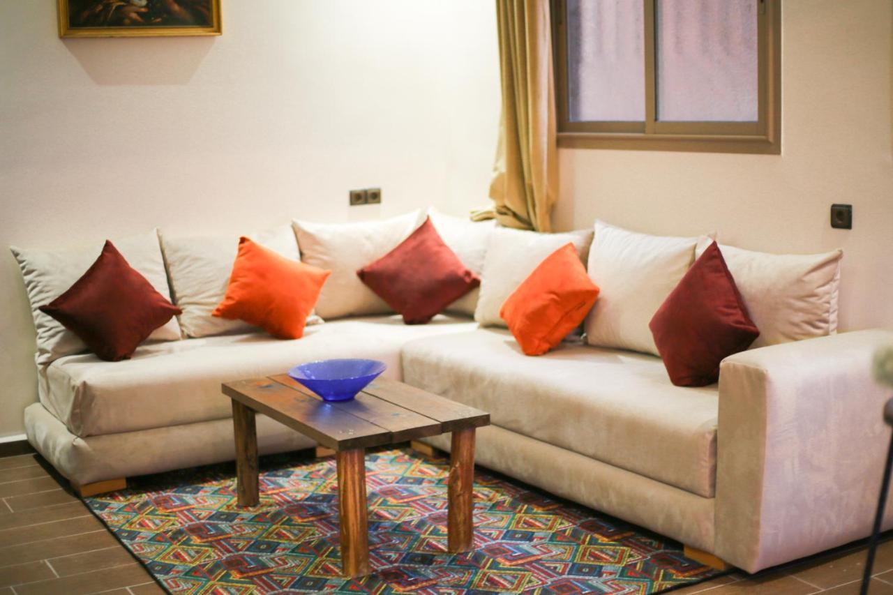 Issli Appartment Climatise Hiver Et Ete 아즈루 외부 사진