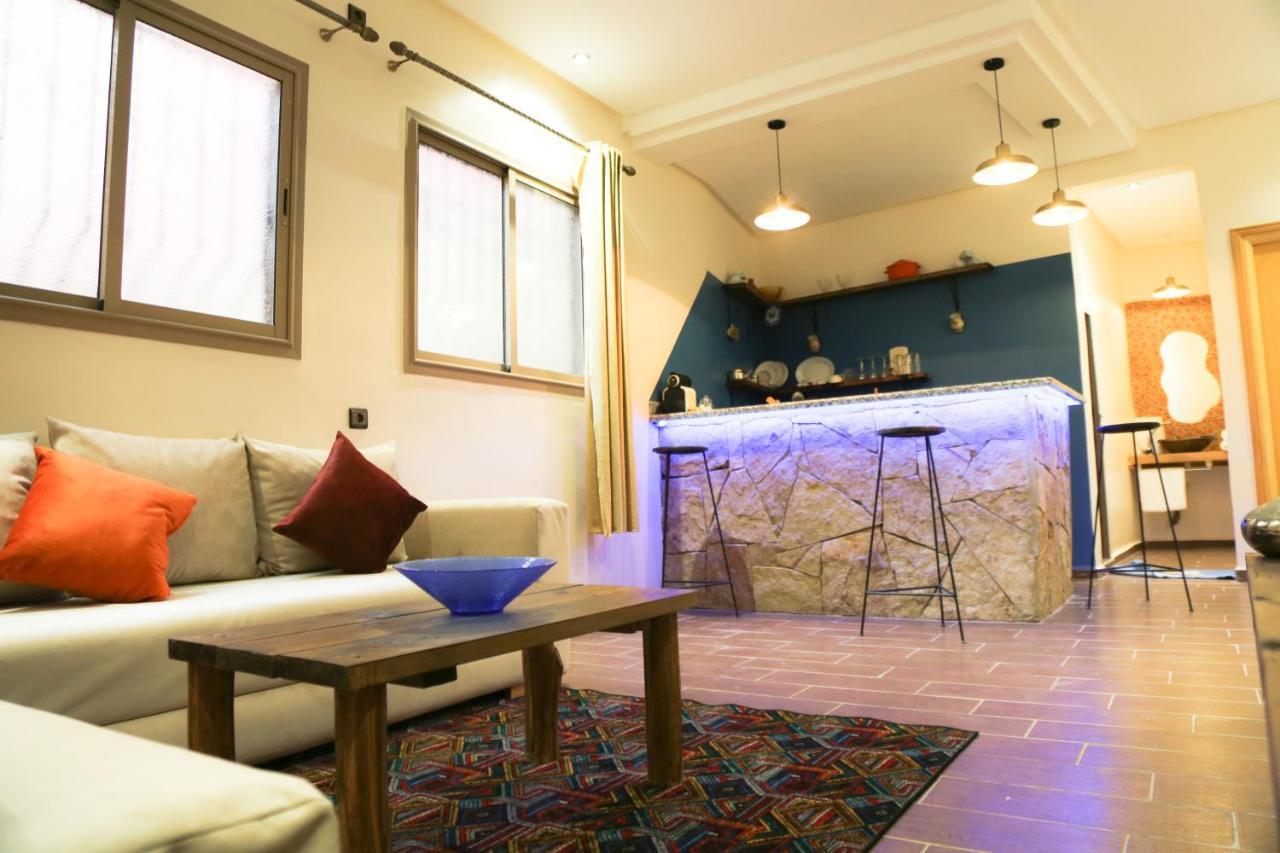Issli Appartment Climatise Hiver Et Ete 아즈루 외부 사진