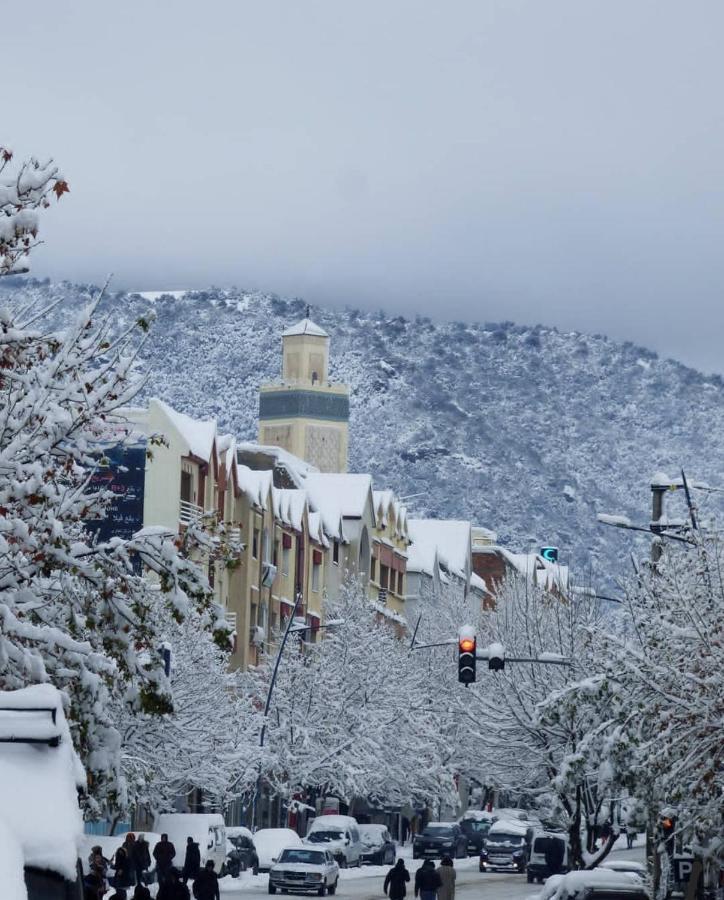 Issli Appartment Climatise Hiver Et Ete 아즈루 외부 사진